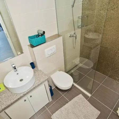 Apartment Juric 2 *